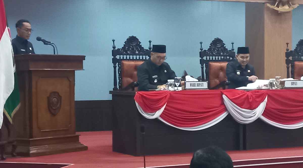 Juru bicara Fraksi Pando DPRD Kabupaten Mojokerto, Makruf, saat memberi pemaparan.