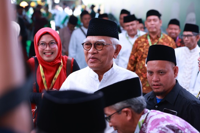 KH A. Mustafa Bisri dalam acara Pembukaan Konferensi Besar (Konbes) Nahdlatul Ulama dan Halaqah Nasional Strategi Peradaban Nahdlatul Ulama di Pondok Pesantren Al-Munawwir Krapyak, Yogyakarta, Senin (29/1). Foto: PBNU