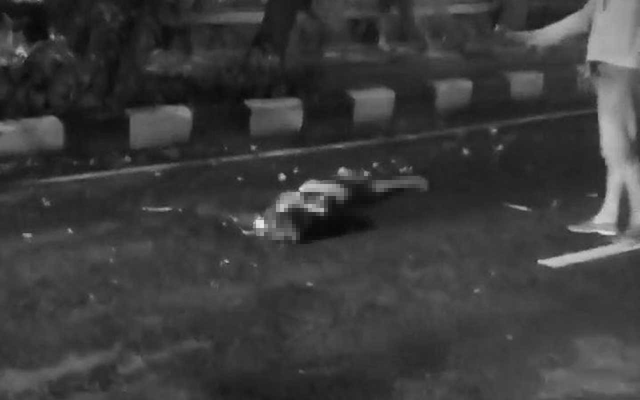Korban Achmad Maulana (17) meninggal dunia di Jalan Pahlawan Sidoarjo setelah dikeroyok oleh sejumlah orang tak di kenal, Minggu (10/3/2024). Foto: Ist.