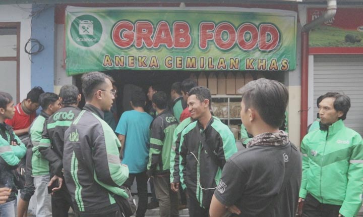 Para driver ojol mendatangi toko yang dilakukan order fiktif.