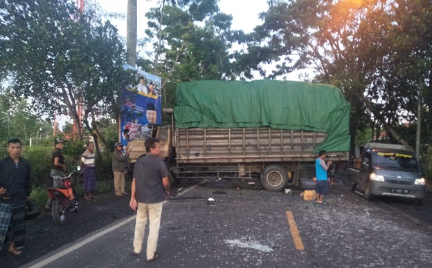 Kondisi Truk Fuso usai terlibat kecelakaan dengan truk boks.