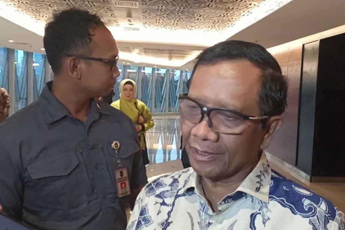Menteri Koordinator bidang Politik, Hukum dan Keamanan (Menko Polhukam) Mahfud MD saat menghadiri peringatan hari ulang tahun Menteri Koordinator Bidang Maritim dan Investasi (Menko Marves) Luhut Binsar Pandjaitan di Mega Kuningan, Jakarta Selatan, Kamis (28/9/2023). Foto: Syakirun Ni