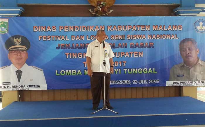 Plt Dispendik Pudianto saat memberikan sambutan. 