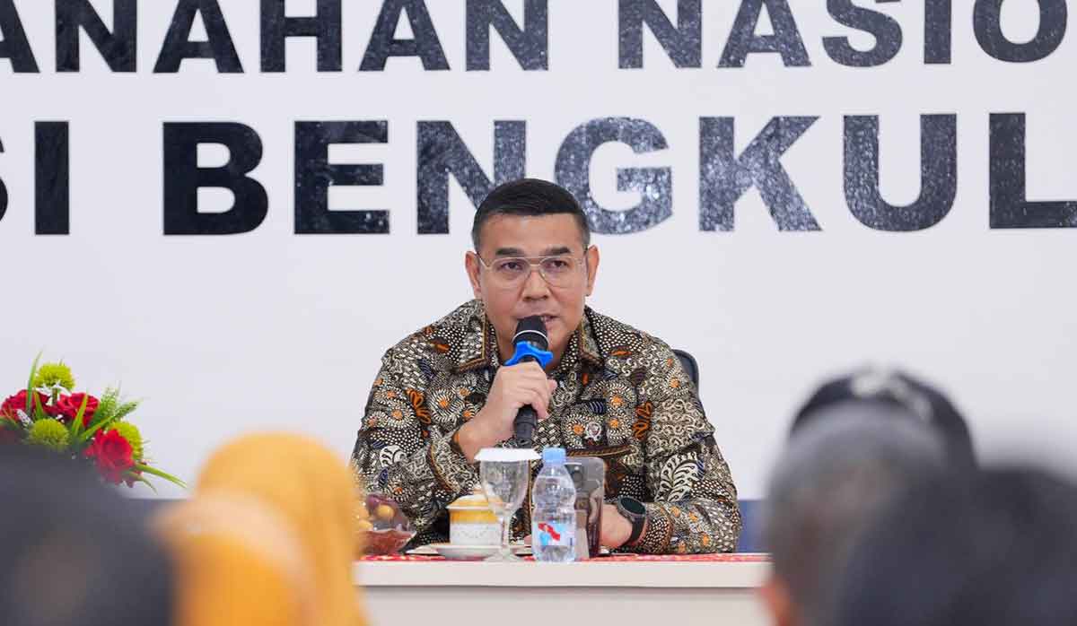 Wamen ATR/BPN saat memberi pembinaan kepada jajaran Kanwil BPN Bengkulu.
