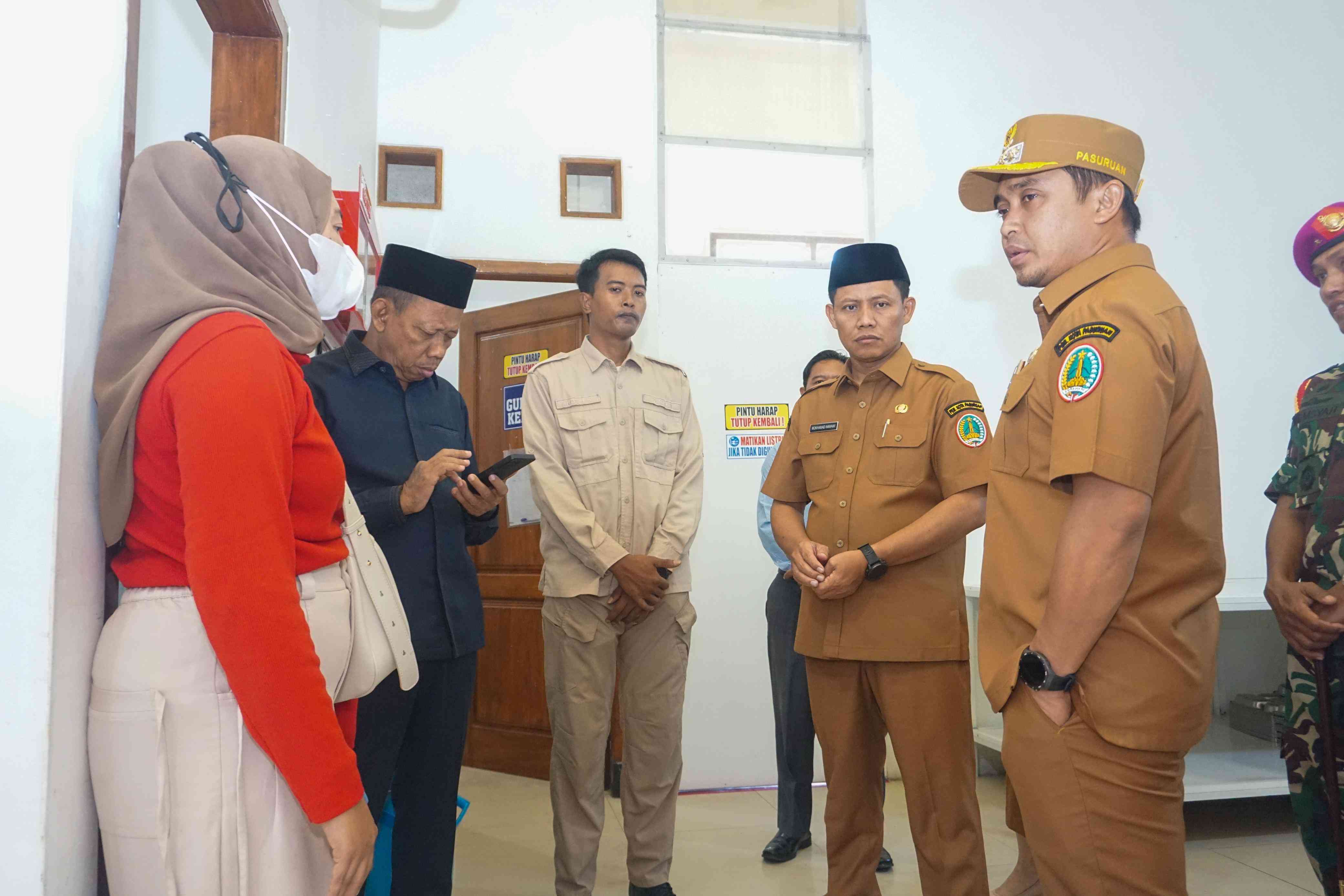 Wali Kota Pasuruan, Adi Wibowo saat meninjau langsung pelaksanaan program Satuan Pelayanan Pemenuhan Gizi (SPPG) di Yayasan Mitra Mandiri.  Foto: Pardek