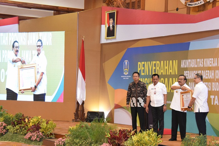 Dalam Birokrasi, Pakde Karwo Ingatkan Dua Hal Ini 