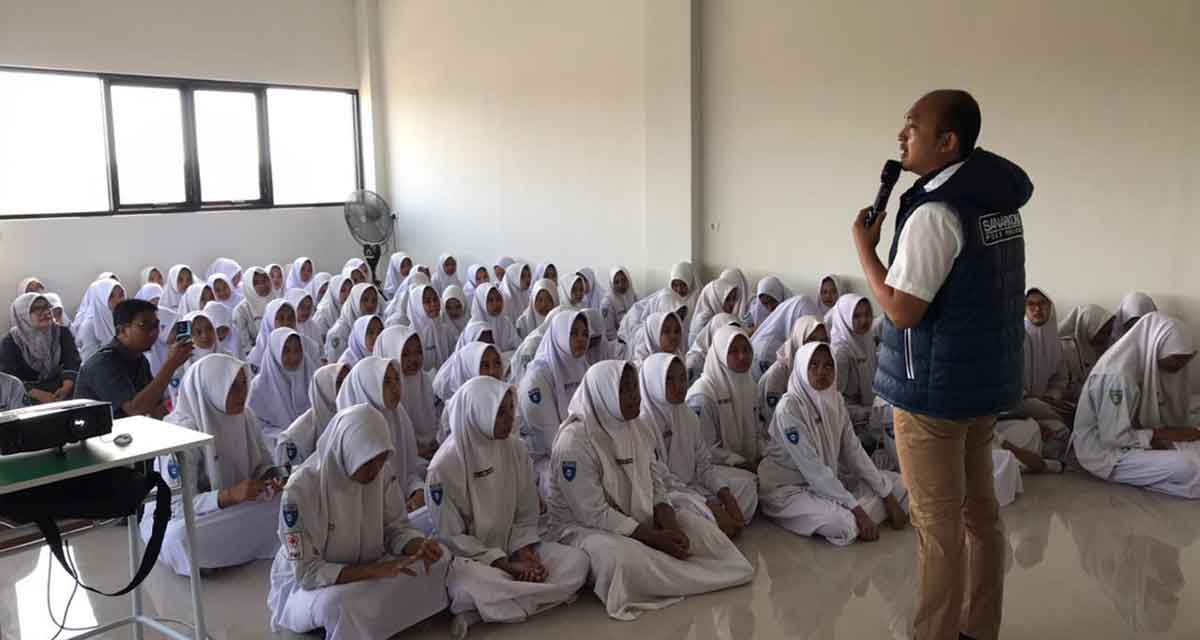 Sosialisasi bahaya narkoba ke pelajar yang dilakukan Kasatresnarkoba Polres Pasuruan, Iptu Yoyok Hardianto.