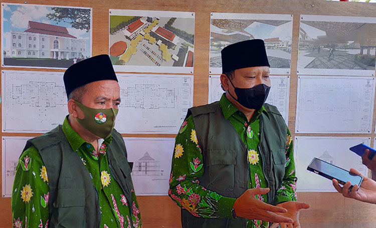 Bupati Pasuruan saat memberikan keterangan soal pilkades serentak. (foto: ist)