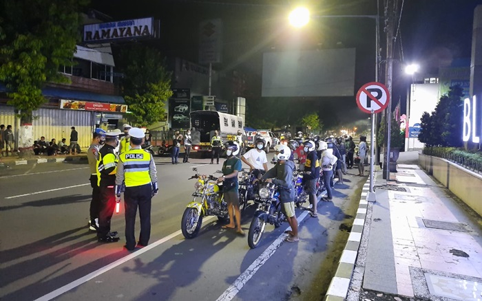 Satlantas Polres Blitar Kota saat mengamankan puluhan kendaraan roda dua yang akan menggelar aksi balap liar.