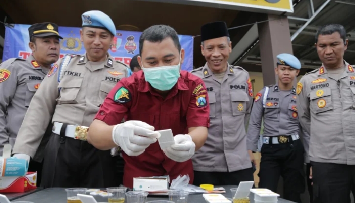 Tes urine Pju Polres Sampang