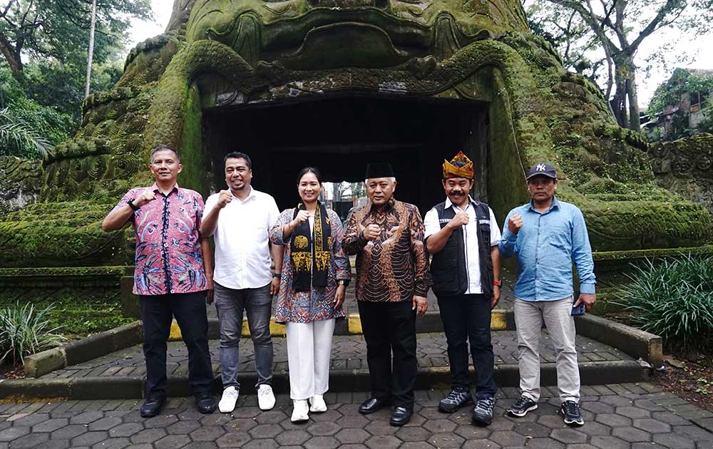 Kunjungi New Wisata Wendit, Wamen Pariwisata Bikin Konten untuk Bantu Promosi