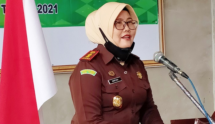 Darfiah, SH, Kepala Kejari Trenggalek. foto: HERMAN/BANGSAONLINE
