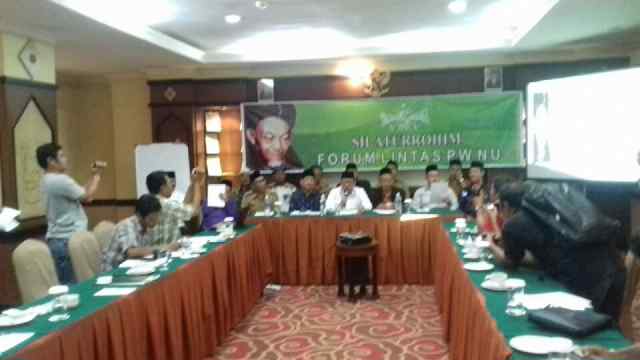 Pertemuan Rais dan Ketua PWNU di Pusat Informasi Haji (PIH) Batam yang menolak hasil Muktamar NU ke-33 di alun-alun Jombang Jawa Timur. Foto: bangsaonline.com