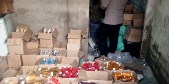 Polsek Brondong Lamongan Sita 1.022 Botol Miras dari Sebuah Warung, Mayoritas Arak Oplosan