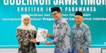 Gubernur Khofifah Raih Penghargaan dari BMPS, Targetkan Jatim Jadi Lumbung Talenta Digital