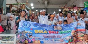 Bahagiakan Anak Yatim, KWG dan KPUG Ajak 200 Anak Belanja Baju Lebaran di Pasar Gresik