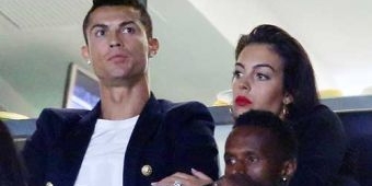 ​Cristiano Ronaldo segera Nikahi Pasangan Kumpul Kebo, Diberi Cincin Senilai Rp 11,5 Miliar