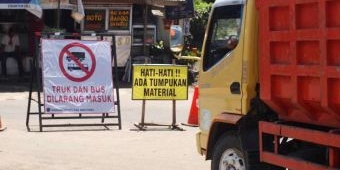 Jalan Nasional Ajibarang Bumiayu masih Diperbaiki, Truk dan Bus Tak Gubris Larangan Dishub