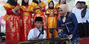 Bersama Para Santri, Wali Kota Mojokerto Peringati Maulid Nabi Muhammad dan Hari Santri