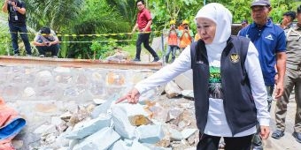 Tinjau Rekonstruksi 2 Jembatan di Pacitan, Gubernur Khofifah Dorong Konektivitas Ekonomi Desa