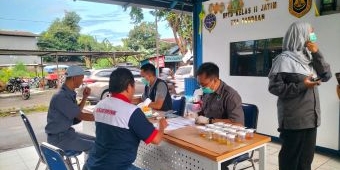 Tes Urine Sopir Bus di Pandaan, BNNK Pasuruan Temukan Satu Kasus Positif Semu