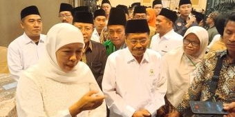 Gubernur Khofifah Buka Bimtek dan Penyaluran Tunjangan Kehormatan DMI Jatim kepada Imam Masjid