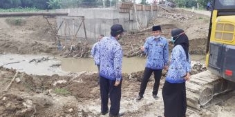 Jelang Tutup Buku, Wabup Bojonegoro Minta Pengerjaan Jembatan Dikebut