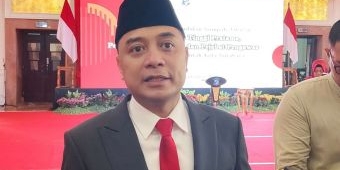 Terima 15 Aduan Pungli Pengurusan KK dan KTP, Wali Kota Surabaya Tegaskan Sanksi