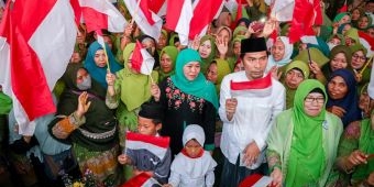 Wujudkan Desa Bebas Stunting, Khofifah Kukuhkan PAC Muslimat NU Se-Kabupaten Madiun Jadi Bunda Asuh