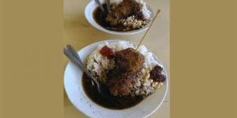 Menyantap Sate Komoh Pasuruan, Bikin Mulut Dijubeli Daging Sekepal Tangan