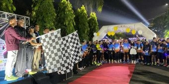 Pelantikan PWI Tuban Dimeriahkan Fun Run Colour Night, Diikuti Ratusan Peserta