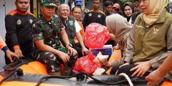 Tinjau Banjir Pasuruan, Gubernur Khofifah Minta Penanganan Cepat dan Terkoordinasi