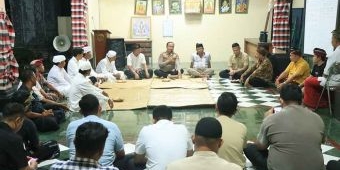 Jaga Kerukunan Antarumat Beragama, Kapolres Gresik Silaturahmi ke Pura Kerta Bumi
