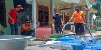 Musim Kemarau, Desa Ngrimbi Jombang Kekurangan Air Bersih