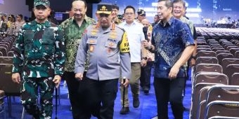 Dampingi Kapolri dan Panglima TNI, Pj Adhy Tinjau Persiapan Natal 2024 di Gereja Bethany Surabaya