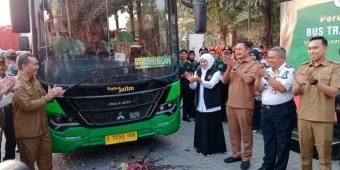 Trans Jatim Koridor VII Resmi Beroperasi, Khofifah: Solusi Mobilitas Gresik ke Pusat Lamongan