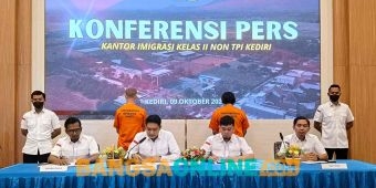 Kantor Imigrasi Kediri Tindak WNA Asal Belanda dan Filipina Pelanggar Hukum Keimigrasian