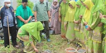 Anggota DPR RI Nur Yasin Letakkan Batu Pertama Pembangunan Mushola PC Muslimat NU Jember