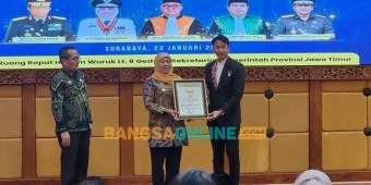Perkuat Kepastian Hukum Keluarga. Gubernur Khofifah Teken MoU dengan PTA Surabaya
