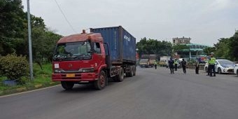 Ditlantas Polda Jatim Batasi Angkutan Barang saat Libur Nataru 2025/2026