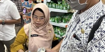 TPID Temukan Kemasan Susu Rusak saat Pantau Harga Bapok di Pasar Tradisional dan Supermarket