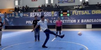 gelegar-rizki-sadig-futsal-championship-di-gor-its-tendangan-anggota-dpr-ri-itu-jebol-gawang