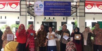 Unipa Surabaya Ajak Warga di Sidoarjo Atasi Masalah Sampah Melalui Bank Sampah