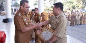 Pemkot Batu Apresiasi 10 ASN Purnatugas, Nurochman Serukan Akselerasi dan Semangat Kemerdekaan