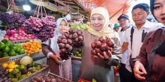 Sambangi Pasar Baru Lumajang, Khofifah Janji Lanjutkan Zakat Produktif untuk Usaha Ultra Mikro