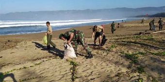 Menteri LH: Sampah Kiriman di Bali Berasal dari Sungai di Jawa