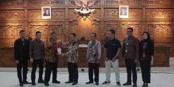 BEM FH Uniska Kunjungi DPRD Kabupaten Kediri