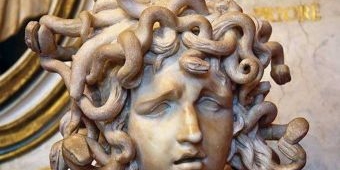 Kutukan Paling Tragis di Mitologi Yunani yang Dialami Medusa