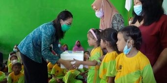Harganas 2022, Ketua TP PKK Kabupaten Kediri Ajak Pelajar TK Makan Olahan Ikan untuk Cegah Stunting