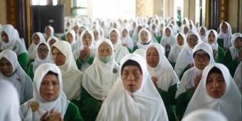 Ribuan Jemaah Hadiri Harlah ke 77 Muslimat NU dan Launching E-Kartamus di Kota Mojokerto